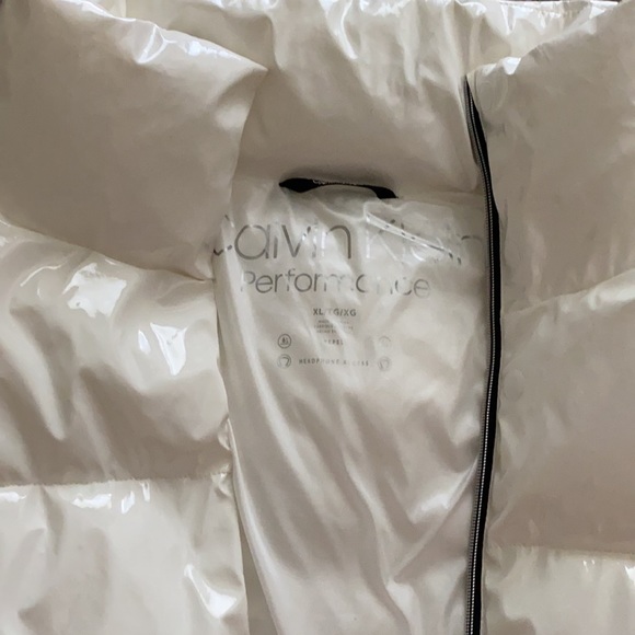 Calvin Klein performance coat. - Picture 3 of 5
